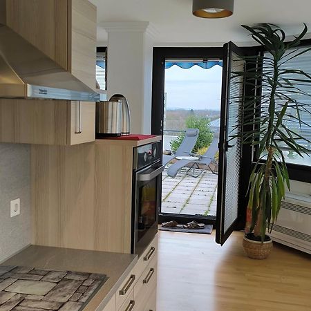 Im Herzen Von Wiesdorf- Blick Auf Das Bayer-Kreuz -Appartement Mit 2 Schlafzimmern-Fuer 3 Personen -Zentral Gelegen - Friedrich Ebert Platz 5A , 4Te Etage - Dachterrasse Und Sauna - Kaution Pflicht - Леверкузен Екстериор снимка