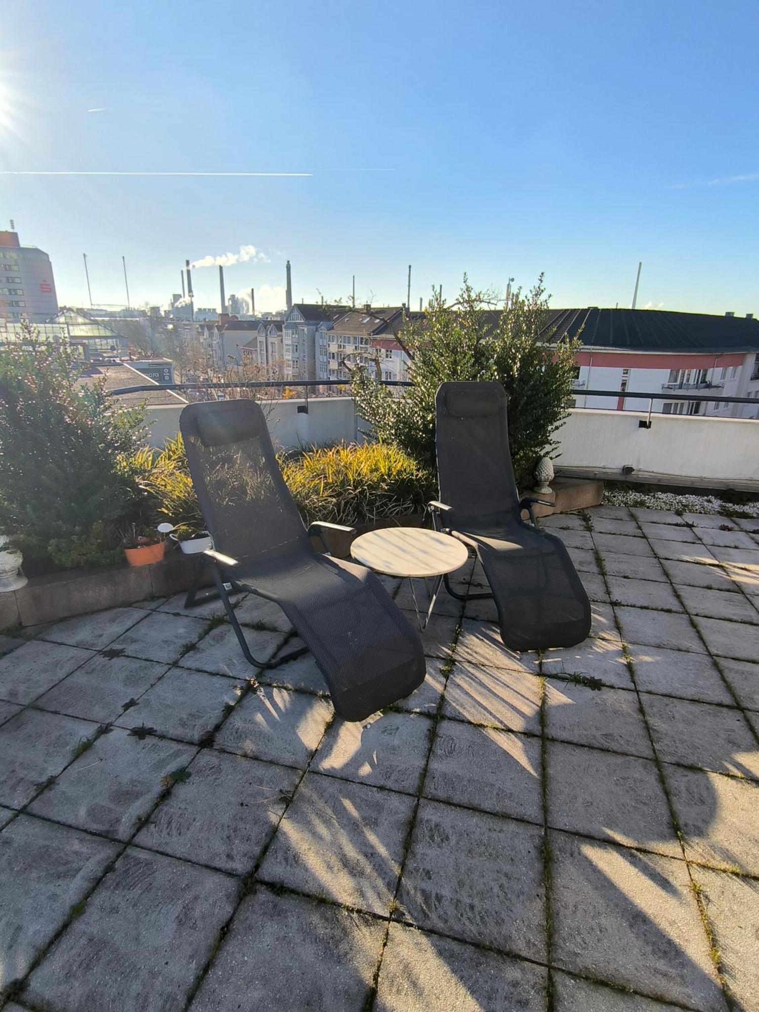Im Herzen Von Wiesdorf- Blick Auf Das Bayer-Kreuz -Appartement Mit 2 Schlafzimmern-Fuer 3 Personen -Zentral Gelegen - Friedrich Ebert Platz 5A , 4Te Etage - Dachterrasse Und Sauna - Kaution Pflicht - Леверкузен Екстериор снимка