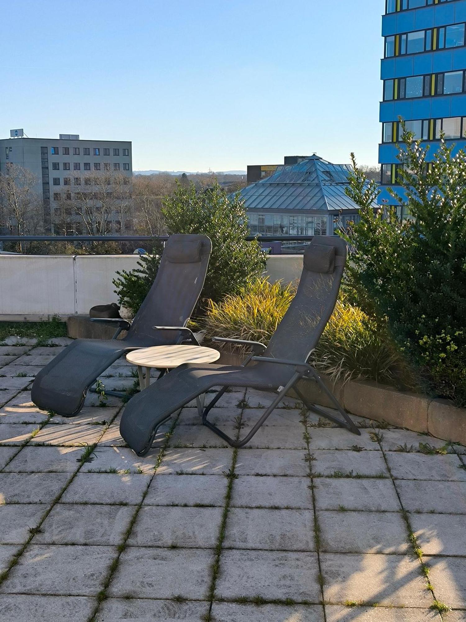 Im Herzen Von Wiesdorf- Blick Auf Das Bayer-Kreuz -Appartement Mit 2 Schlafzimmern-Fuer 3 Personen -Zentral Gelegen - Friedrich Ebert Platz 5A , 4Te Etage - Dachterrasse Und Sauna - Kaution Pflicht - Леверкузен Екстериор снимка